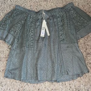 NWT Green Off the Shoulder Shirt